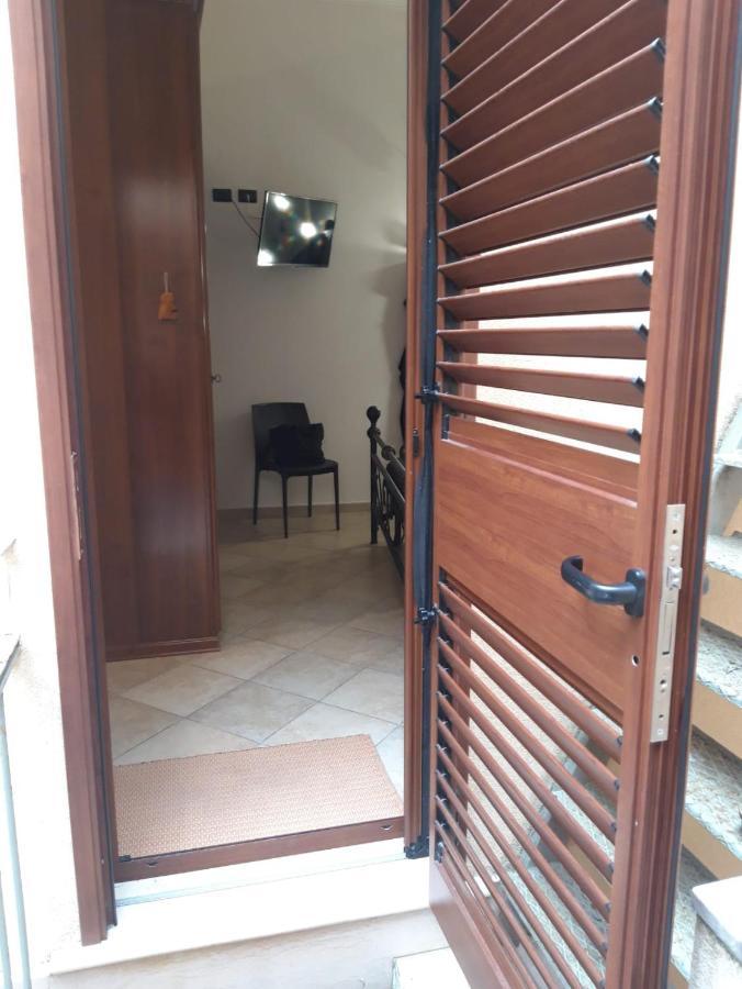 Casa Ale Bed and Breakfast Brindisi Exteriör bild
